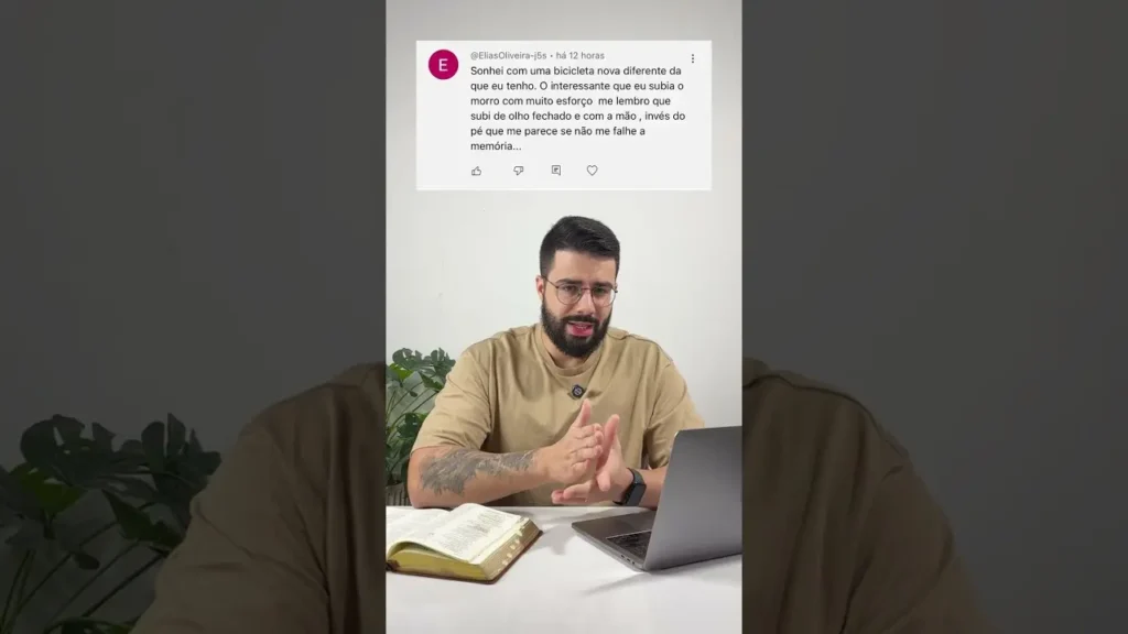 Sonhar subindo um morro de bicicleta: o que Deus quer te mostrar com esse sonho 1 Imagem ilustrativa de sonhar subindo um morro de bicicleta com esforço, representando o significado espiritual do sonho.