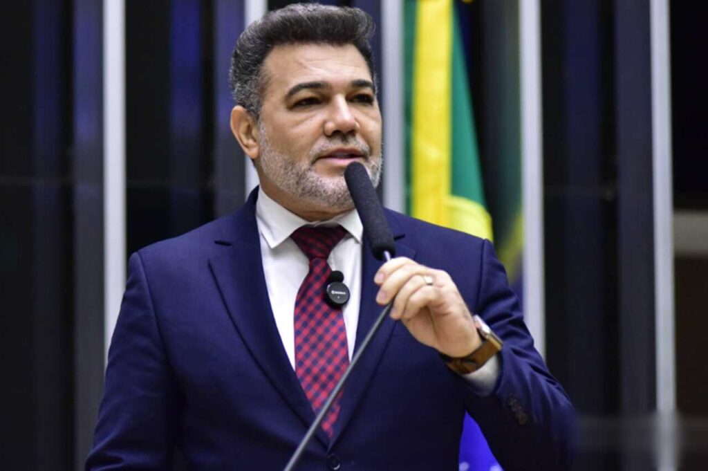 Feliciano alerta sobre apoio evangélico e exige estratégia para 2026