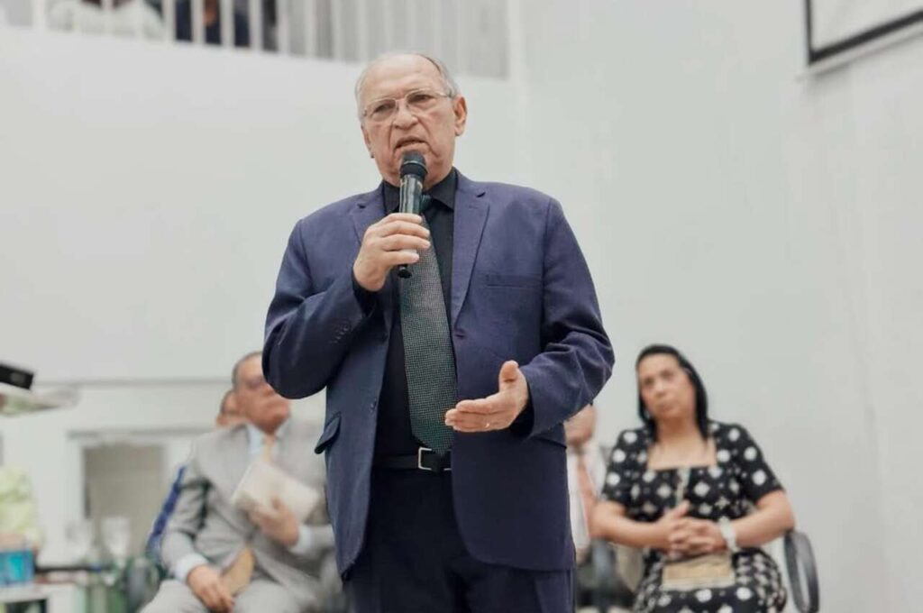 Pastor Napoleão Falcão liga profecia da figueira ao arrebatamento em 2028