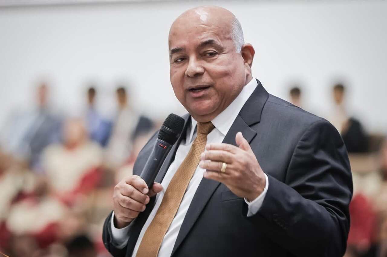 Pastor Ailton José Alves desencoraja fiéis de ver programas humorísticos