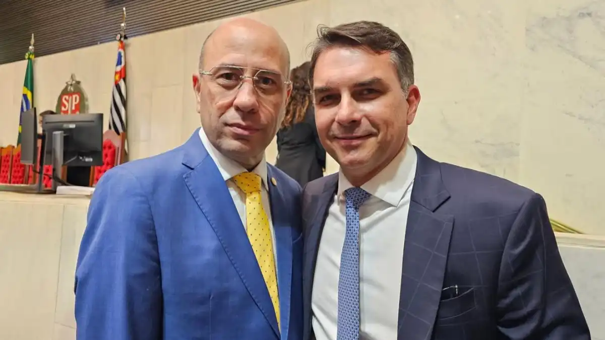 Pastor Oseias de Madureira e Flávio Bolsonaro debatem futuro do Brasil