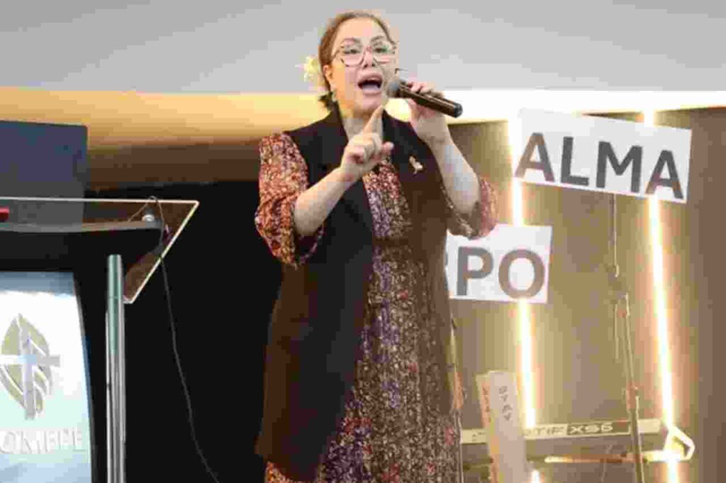 Sarah Sheeva Explica o Dom de Línguas como Código Espiritual