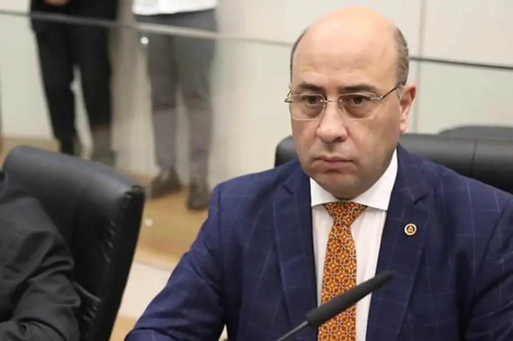 Deputado Oseias de Madureira é internado em estado grave em SP