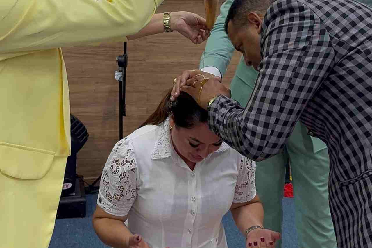 Luciana Trovão é consagrada ao ministério pastoral com foco no serviço