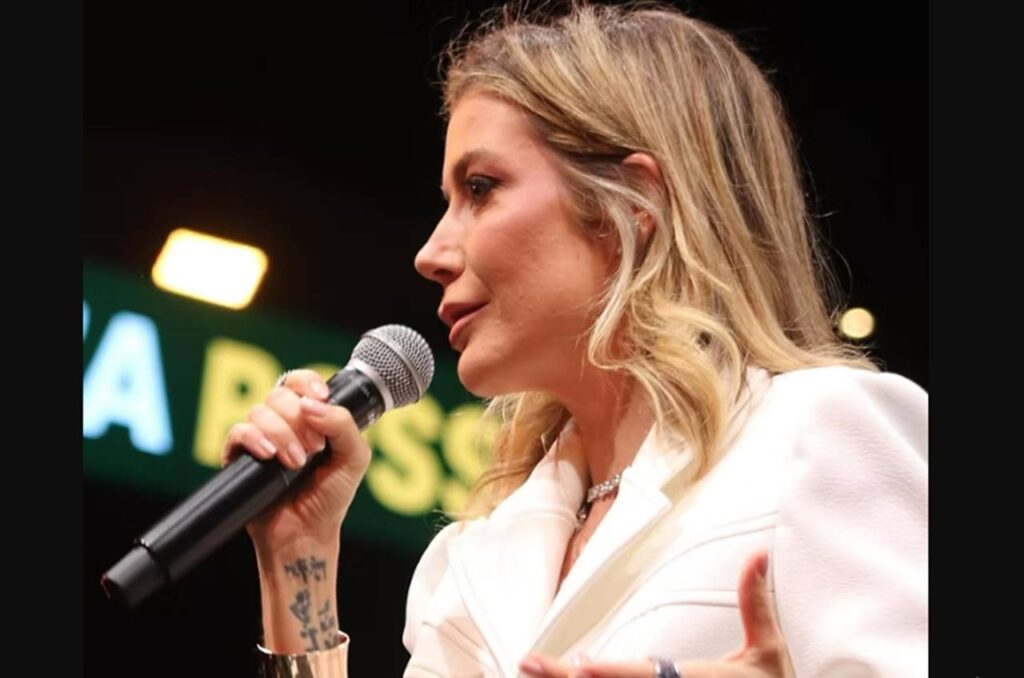 Luiza Possi ministra para 15 mil mulheres na Renascer Arena