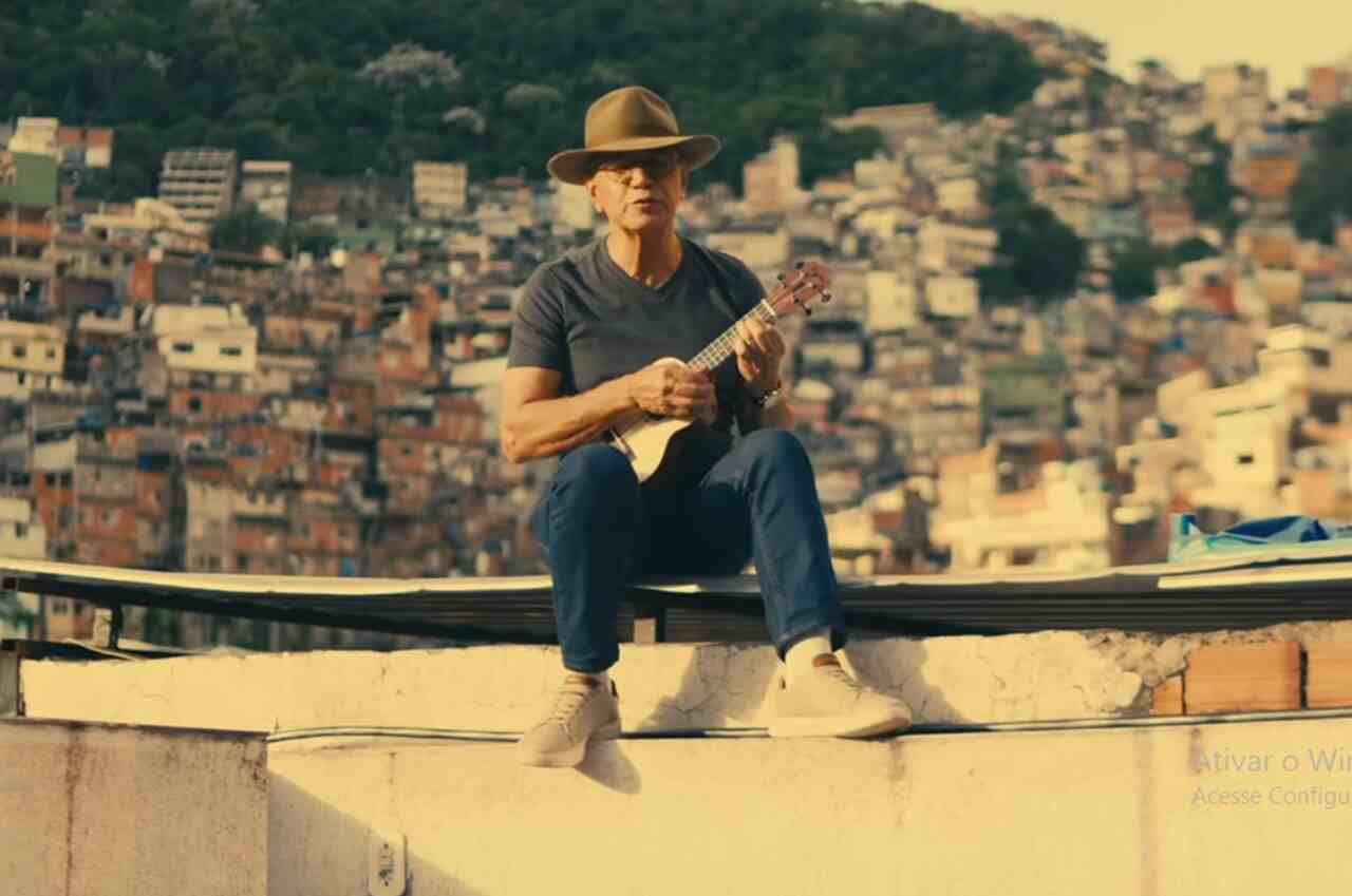 Sérgio Lopes inova com samba gospel e gera polêmica nas redes