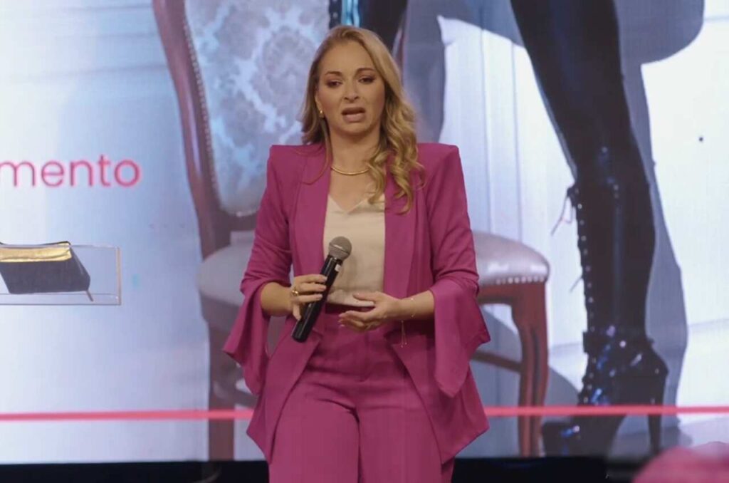 Pregadora Patrícia Fernandes critica maridos e mulheres liberais 5 Pregadora Patrícia Fernandes critica maridos e mulheres liberais