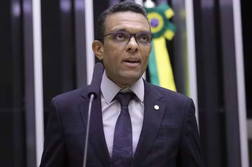 Deputado Otoni de Paula Prioriza Verdade em Nova Postura Política