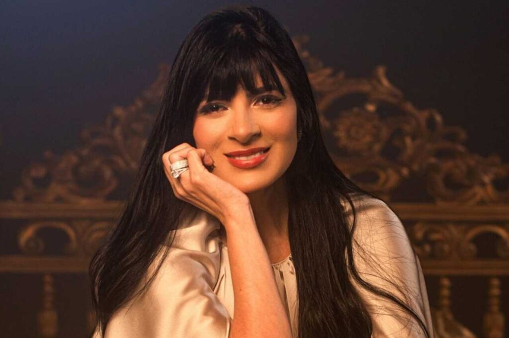 Fernanda Brum valoriza hinos tradicionais em nova entrevista