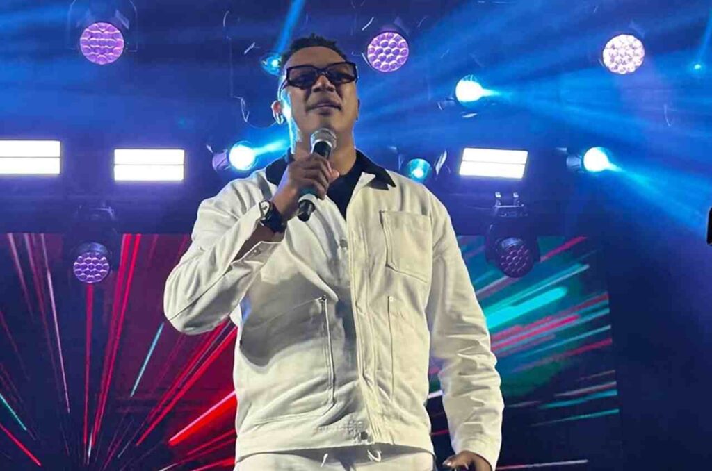 Marquinhos Gomes interrompe agenda após diagnóstico de paralisia facial