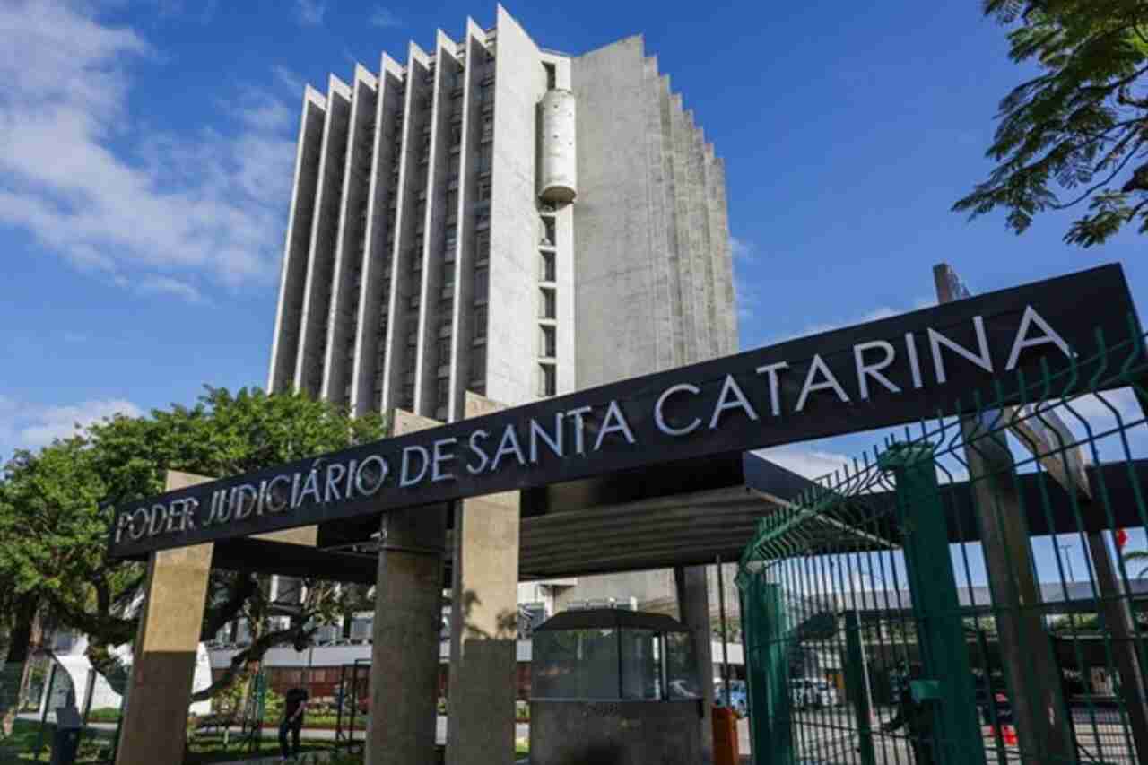 Justiça de SC condena pastor por expor passado de fiel