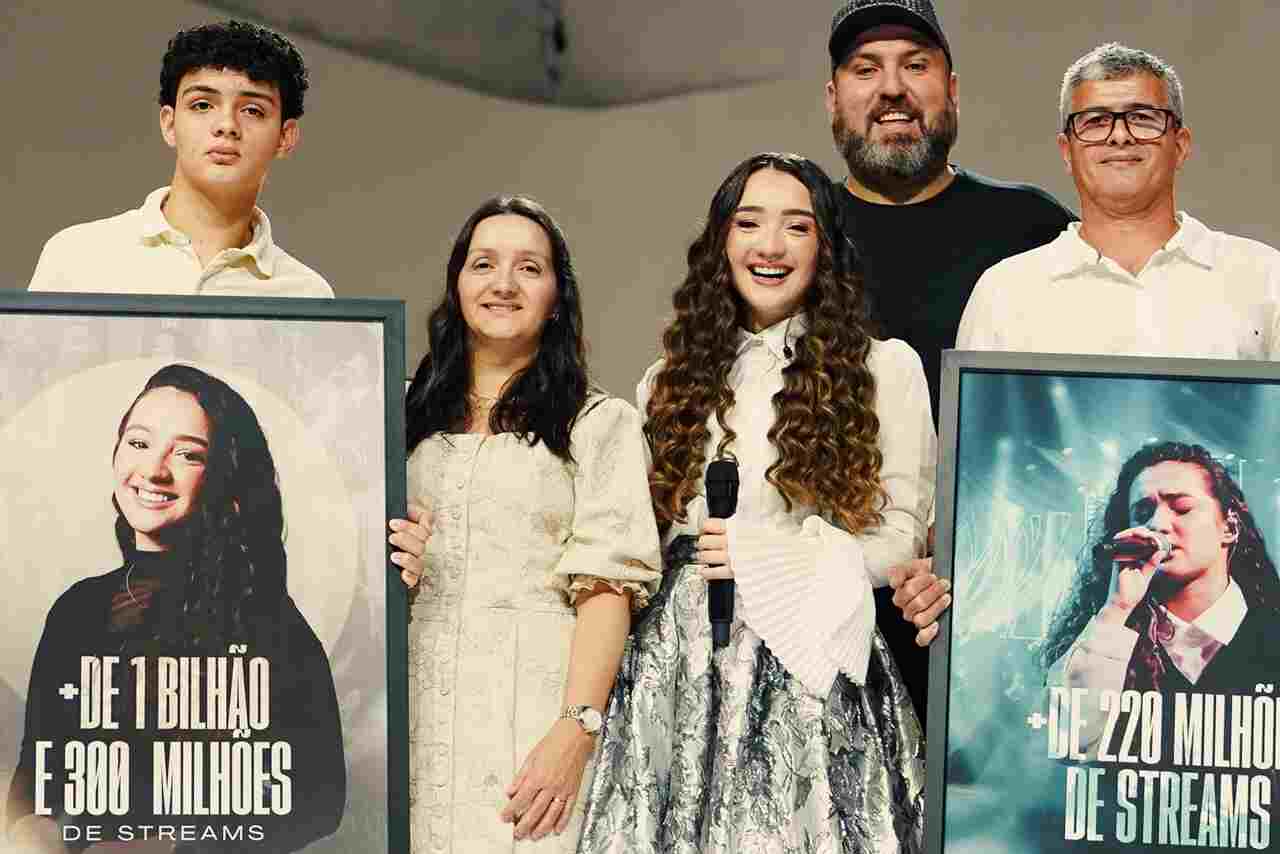 Kailane Frauches celebra 1,3 bilhão de streams em carreira