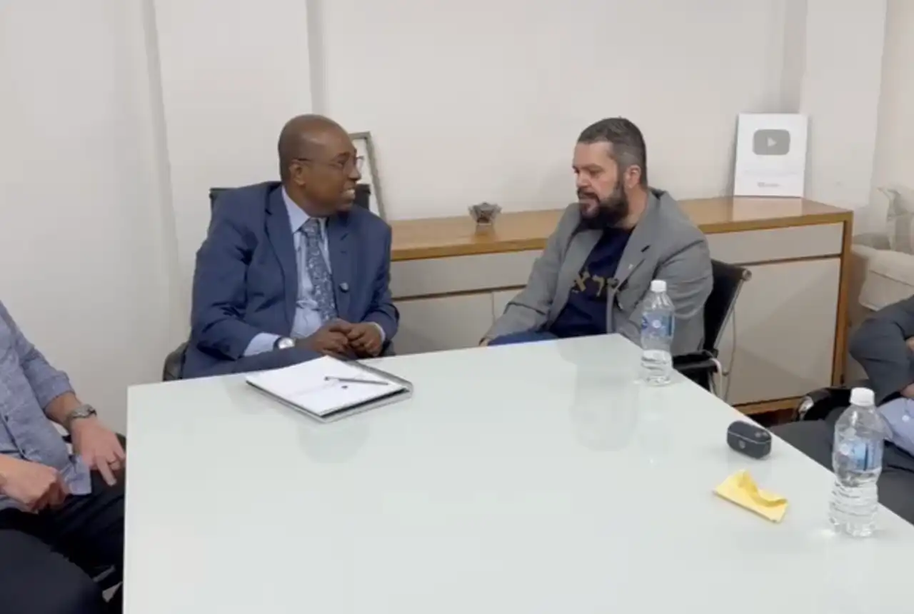 Agenor Duque e Luciano Neves promovem reconciliação pública