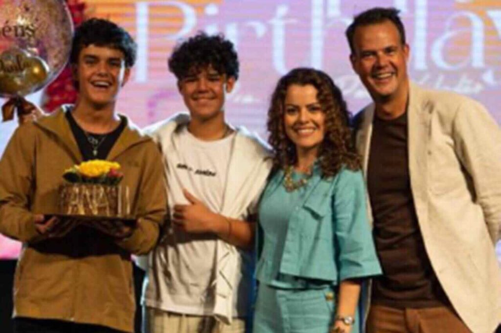 Ana Paula Valadão Celebra Aniversário Antecipado em Festa Surpresa