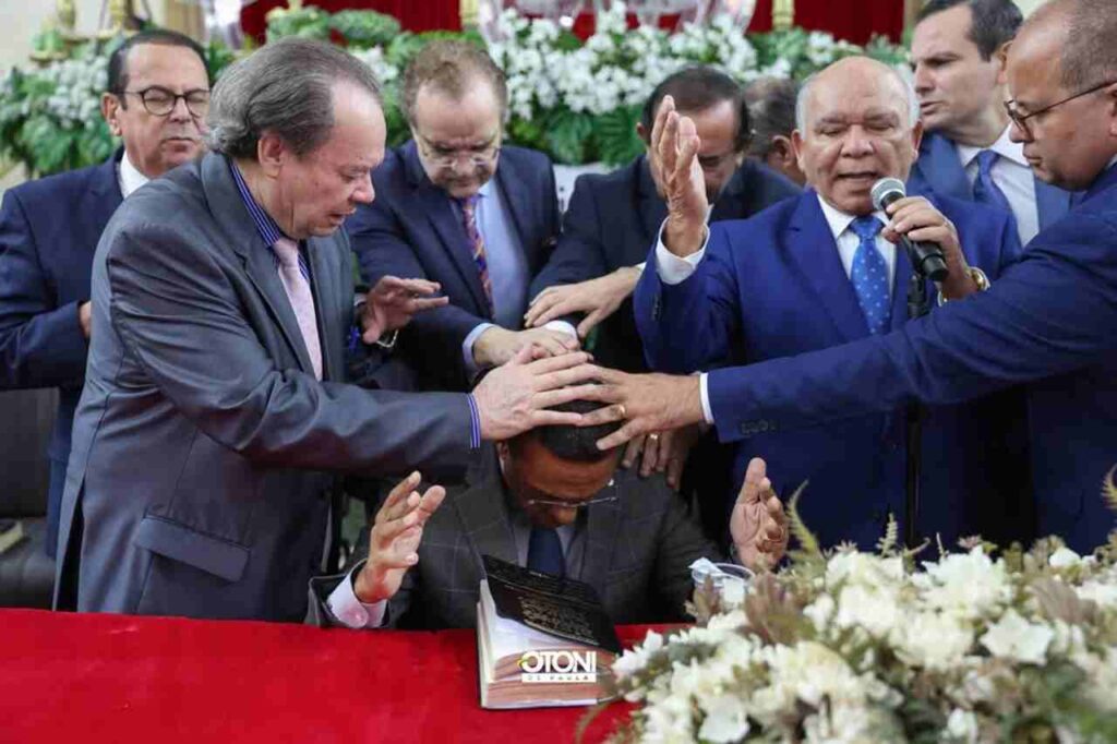Assembleia de Deus Madureira apoia reeleição de Otoni de Paula
