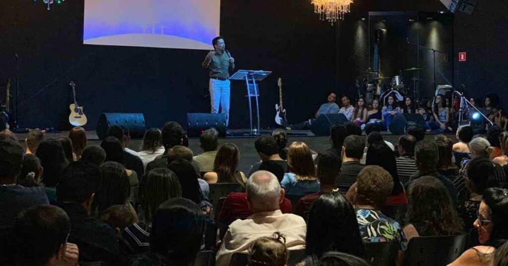 Igrejas Evangélicas: A Nova Tendência das Paredes Pretas