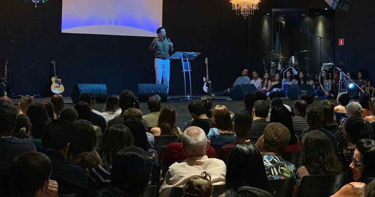 Igrejas Evangélicas: A Nova Tendência das Paredes Pretas