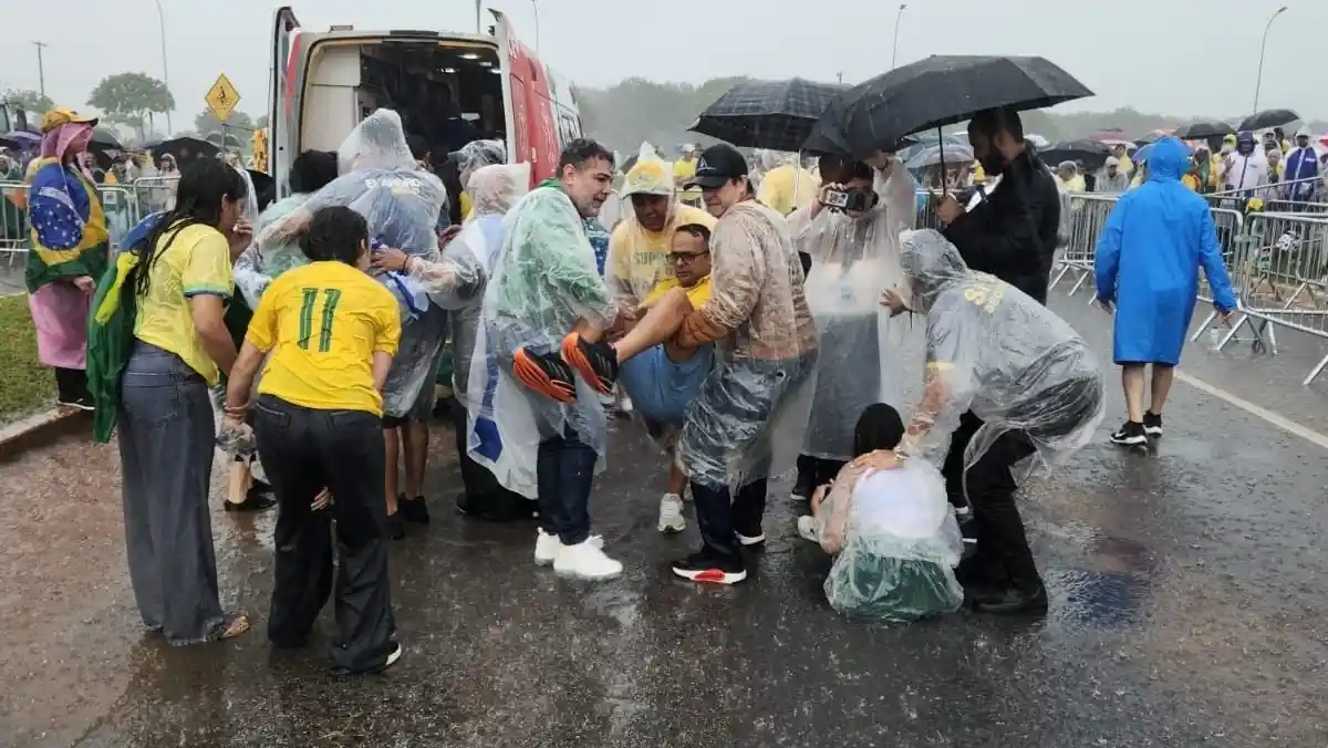 Marco Feliciano Auxilia Vítimas de Raio em Brasília