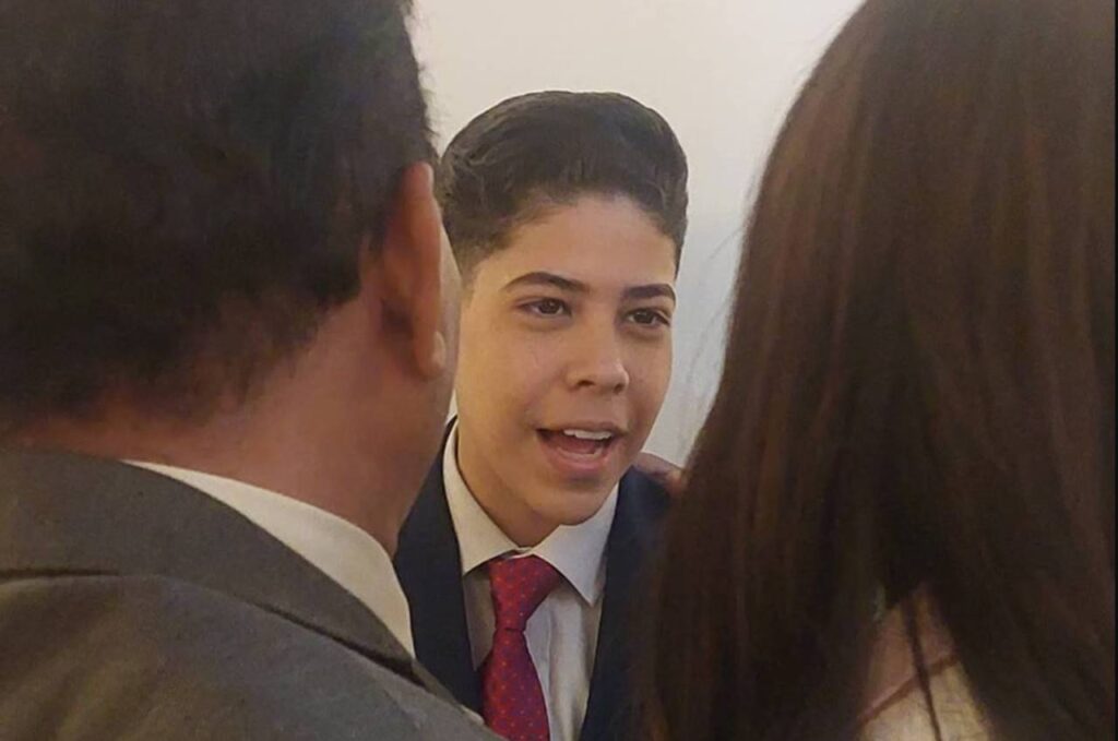 Miguel Oliveira visita Câmara dos Deputados e é recebido por parlamentares