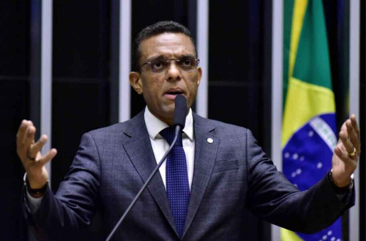 Otoni de Paula defende anistia e inicia campanha de oração