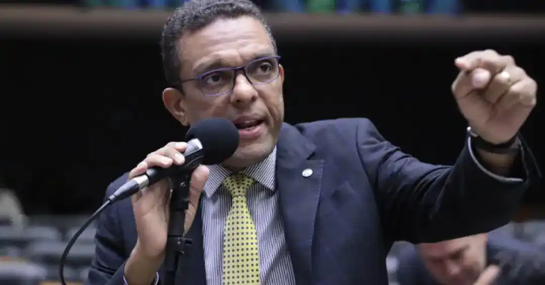 Otoni de Paula defende Marcos Pereira em meio a polêmica sobre Anistia