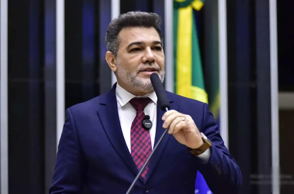 Transferência de Bolsonaro gera debate entre políticos e Judiciário