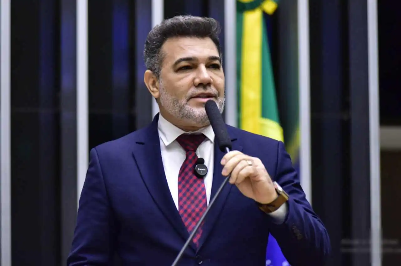 Transferência de Bolsonaro gera debate entre políticos e Judiciário