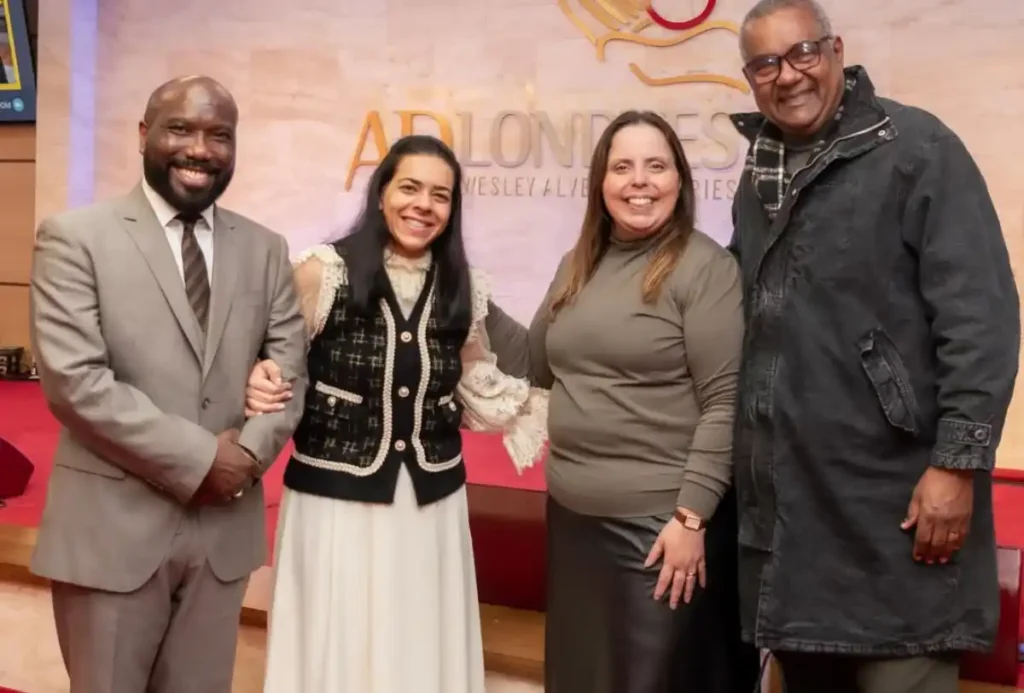 Helena Raquel conclui turnê europeia com culto em Londres